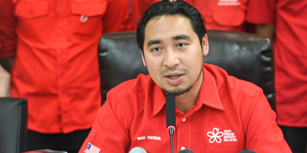 Wan Fayshal wants AG to explain dropping Zahid case to Parliament